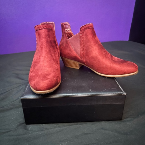 Refresh Burgundy Ankle Booties - Picture 4 of 4